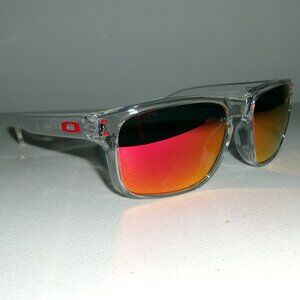 Womens Oakley Sunglasses Red Polarized Lens "LIKE NEW"